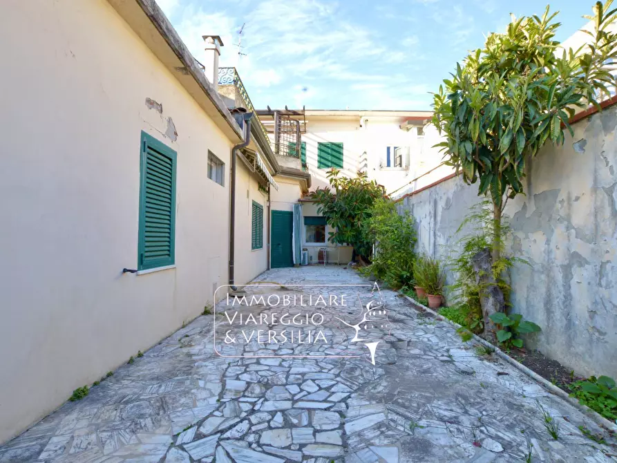Immagine 19 di Casa indipendente in vendita  in via XX settembre 180 a Viareggio