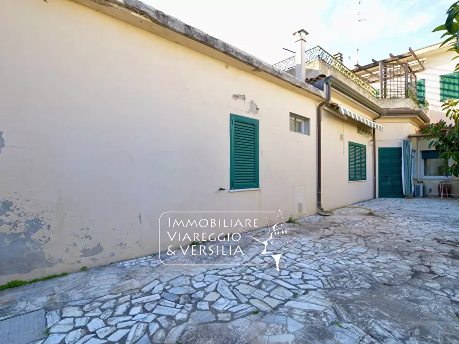 Immagine 26 di Casa indipendente in vendita  in via XX settembre 180 a Viareggio