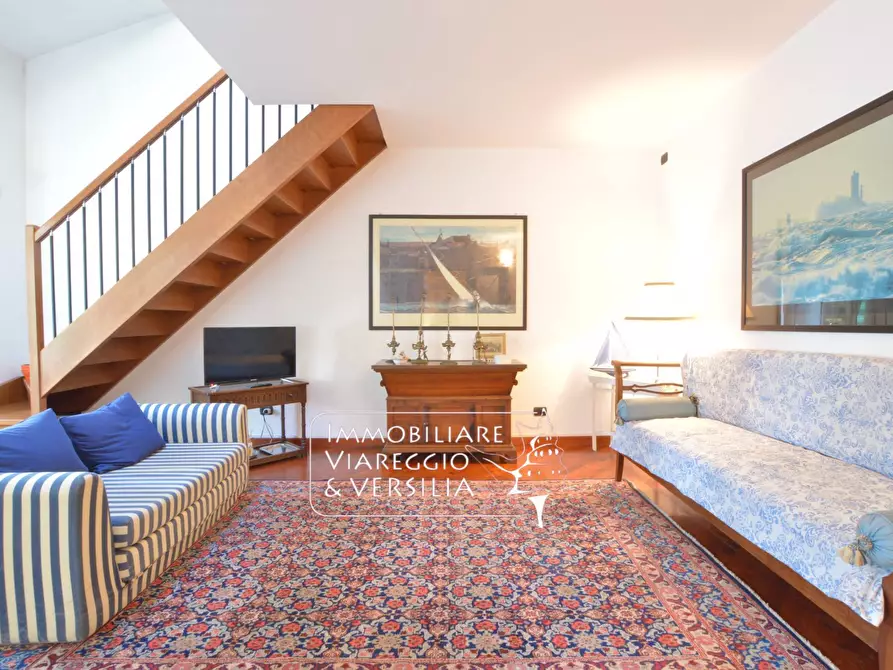 Immagine 3 di Casa indipendente in vendita  in via XX settembre 180 a Viareggio