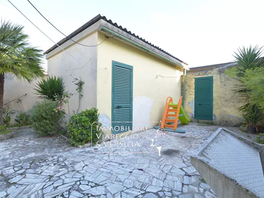 Immagine 38 di Casa indipendente in vendita  in via XX settembre 180 a Viareggio
