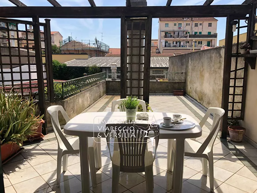 Immagine 11 di Casa indipendente in vendita  in via XX settembre 180 a Viareggio