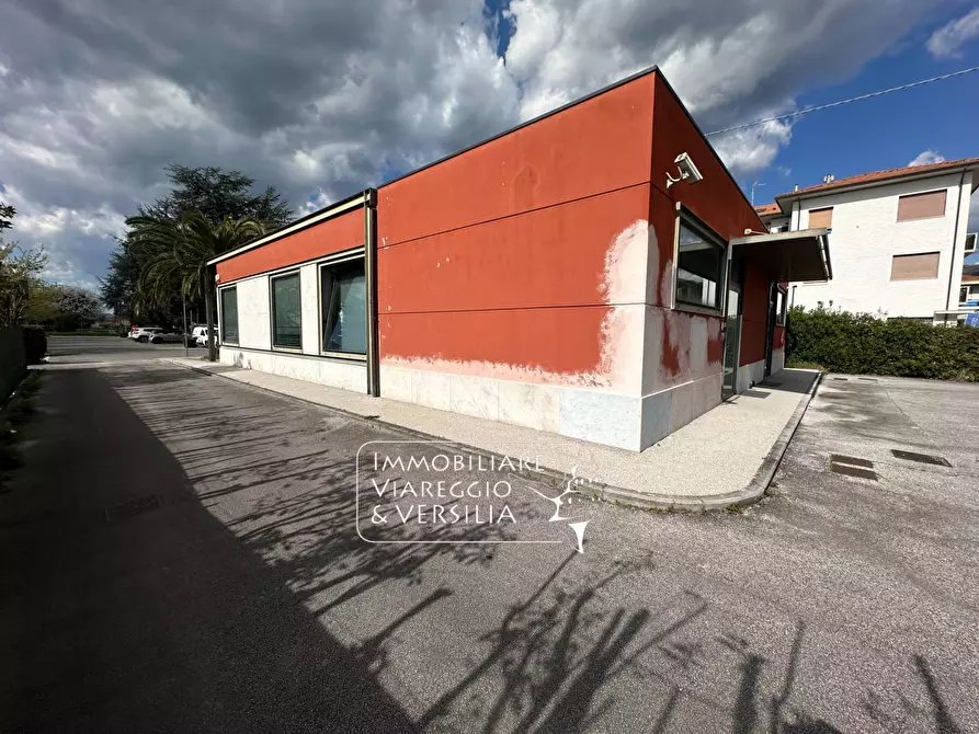 Immagine 3 di Capannone industriale in affitto  in via Sarzanese a Camaiore