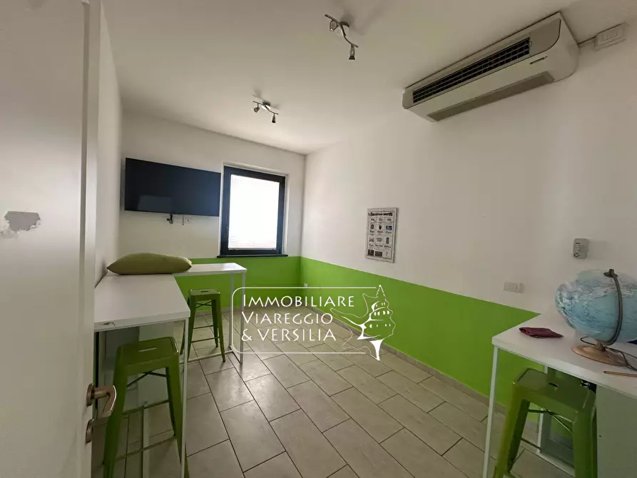 Immagine 4 di Capannone industriale in affitto  in via della Gronda 20 a Camaiore