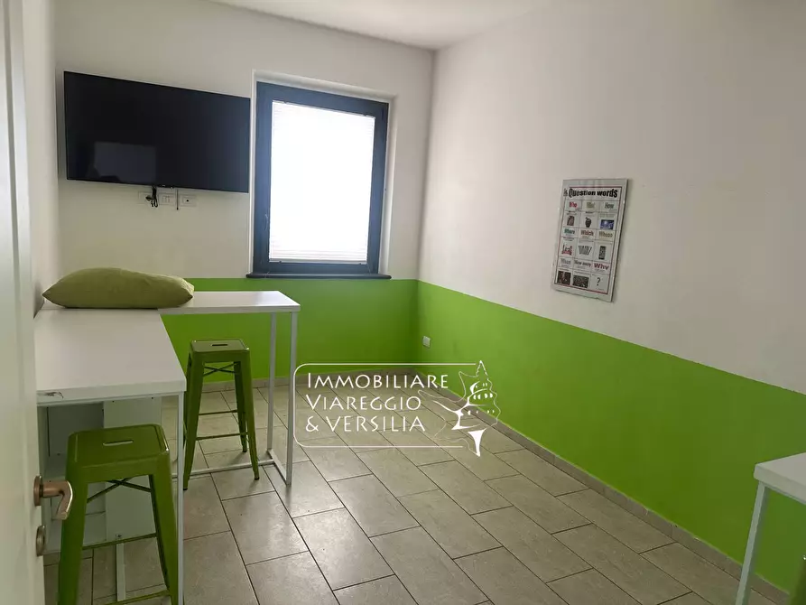 Immagine 5 di Capannone industriale in affitto  in via della Gronda 20 a Camaiore