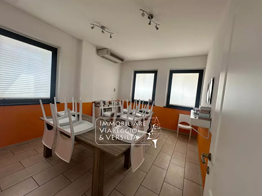 Immagine 6 di Capannone industriale in affitto  in via della Gronda 20 a Camaiore