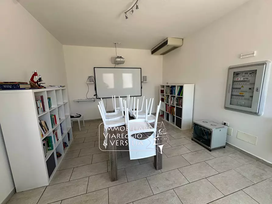 Immagine 7 di Capannone industriale in affitto  in via della Gronda 20 a Camaiore