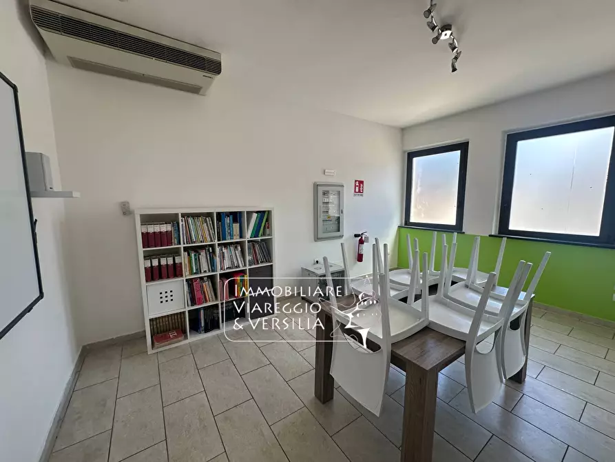 Immagine 9 di Capannone industriale in affitto  in via della Gronda 20 a Camaiore