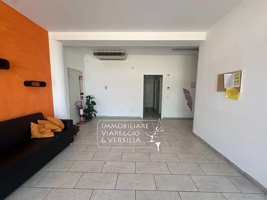 Immagine 17 di Capannone industriale in affitto  in via della Gronda 20 a Camaiore