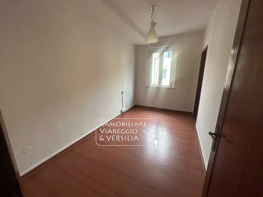 Immagine 7 di Capannone industriale in affitto  in via Garibaldi 150 a Viareggio