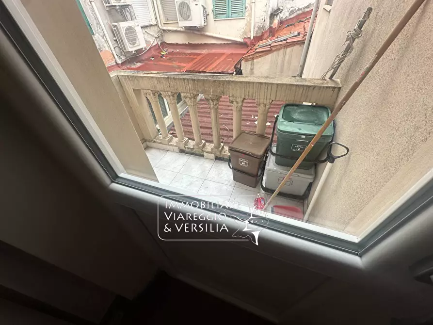 Immagine 17 di Capannone industriale in affitto  in via Garibaldi 150 a Viareggio