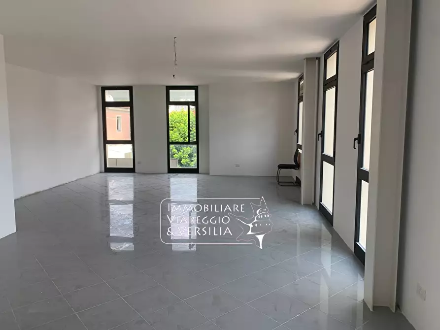 Immagine 2 di Capannone industriale in affitto  in via sarzanese a Massarosa