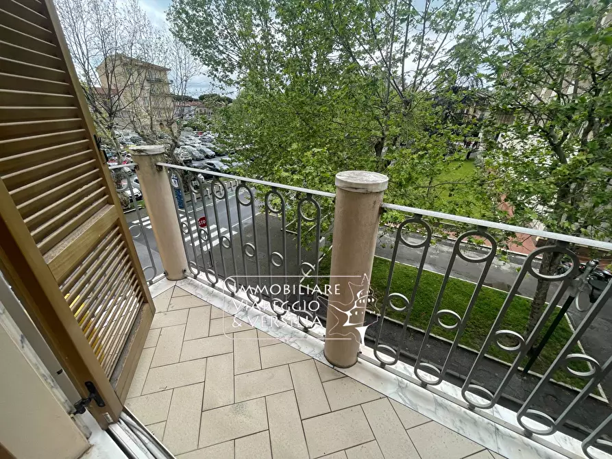 Immagine 9 di Appartamento in vendita  in via Cesare Battisti 1 a Viareggio