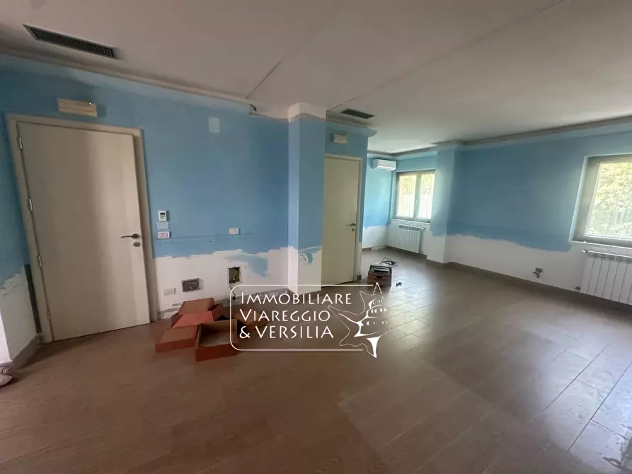 Immagine 22 di Appartamento in vendita  in via Cesare Battisti 1 a Viareggio