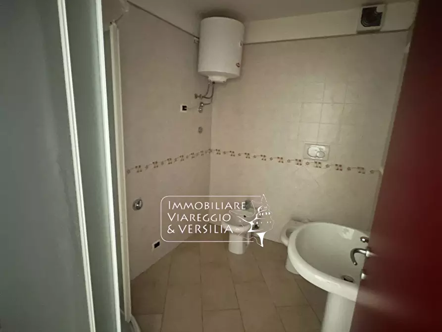 Immagine 24 di Capannone industriale in vendita  in via Fratelli Rosselli 5 a Camaiore