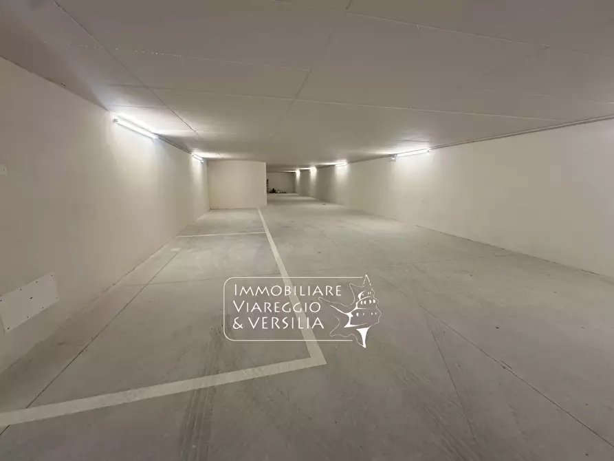 Immagine 32 di Appartamento in vendita  in via Digione a Viareggio