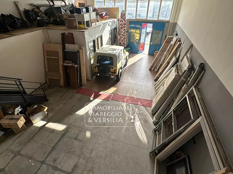 Immagine 9 di Magazzino in vendita  in vi delle Bocchette a Camaiore