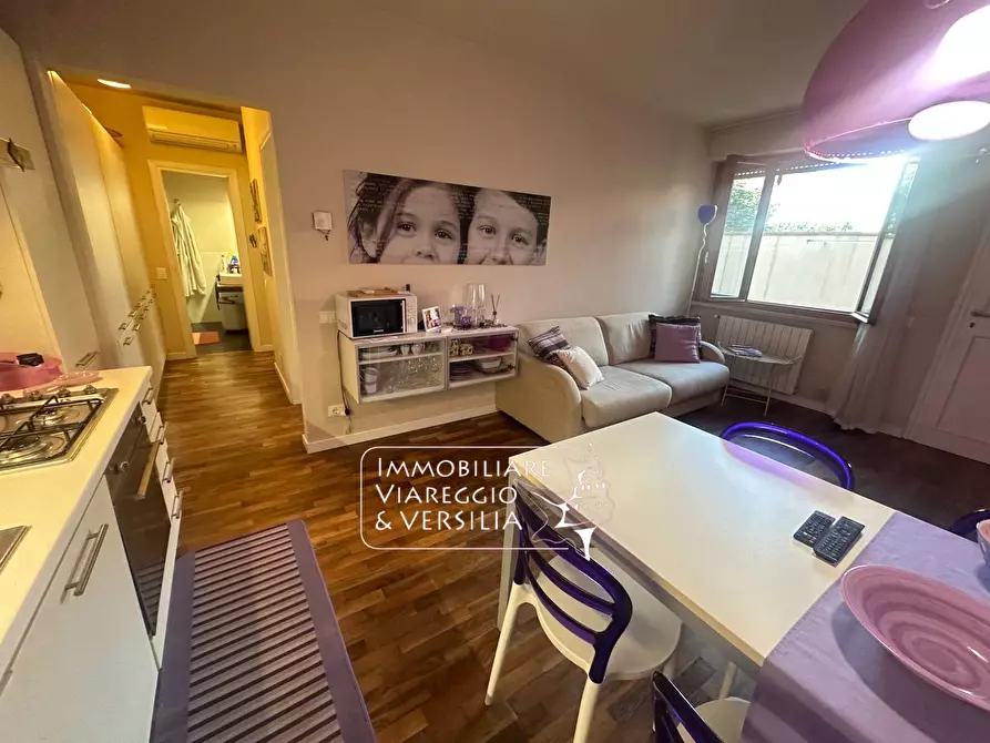 Immagine 1 di Appartamento in affitto  in via Vittorio Veneto 79 a Viareggio