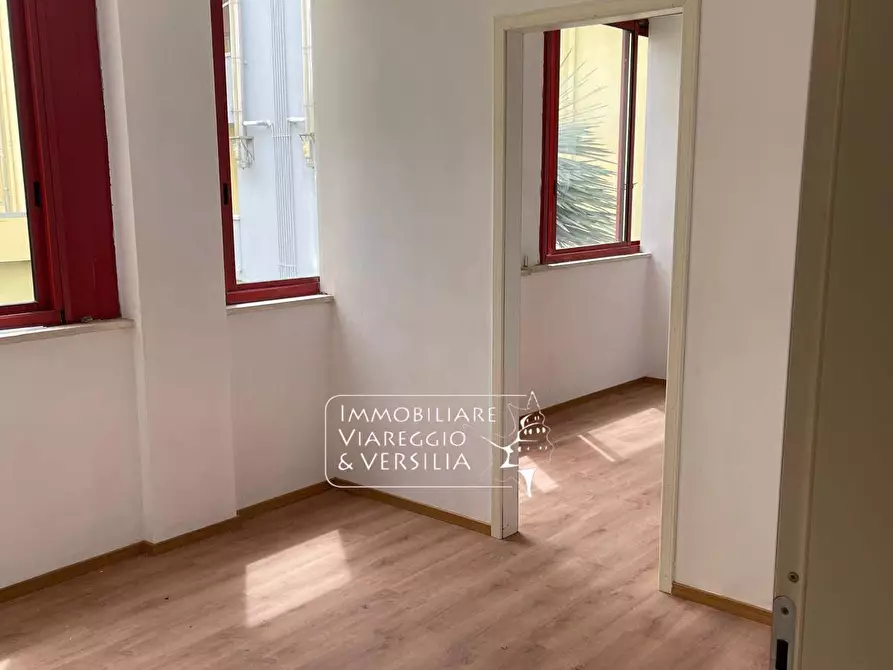 Immagine 6 di Capannone industriale in affitto  in via dei Lecci a Viareggio