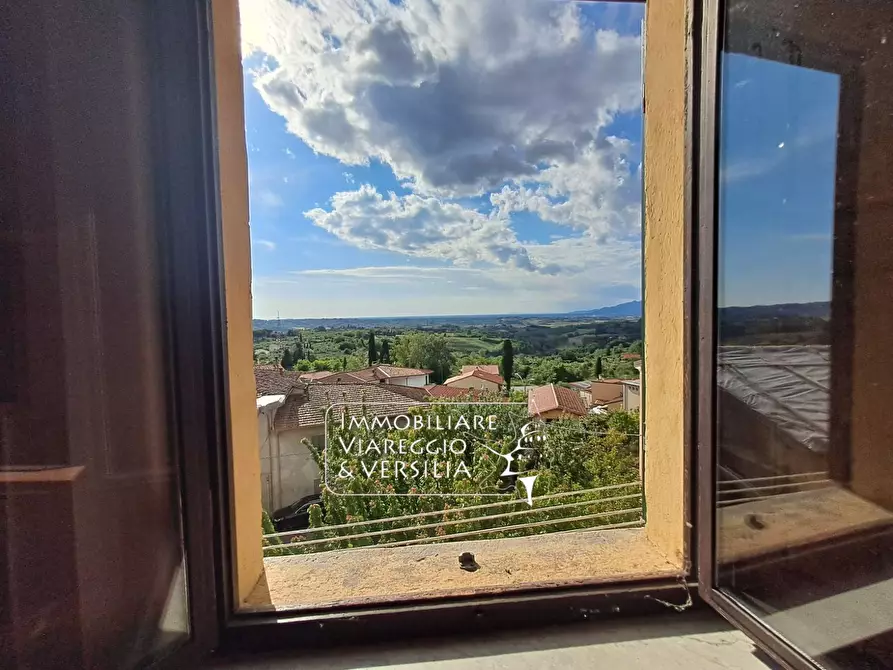 Immagine 3 di Appartamento in vendita  in via del Castello 37 a Viareggio