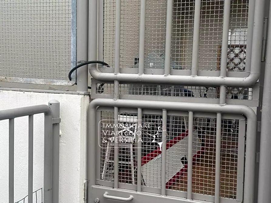 Immagine 7 di Appartamento in vendita  in via dei Lecci 79 a Viareggio