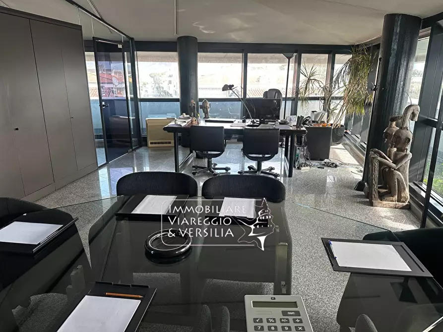 Immagine 2 di Ufficio in vendita  in Largo Risorgimento 8 a Viareggio