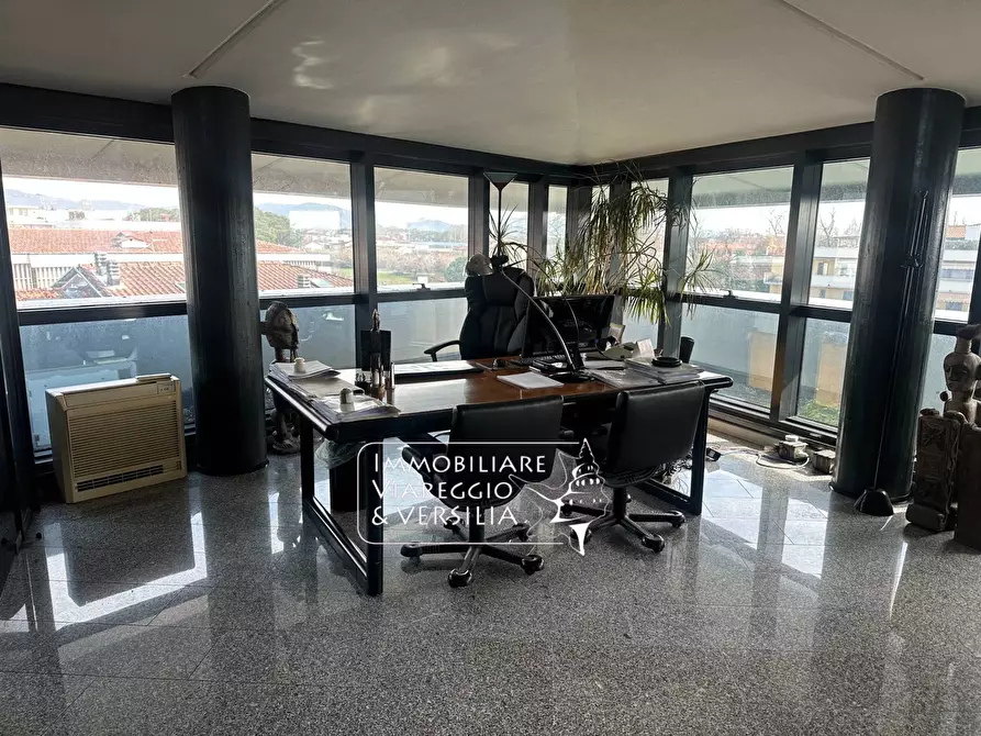Immagine 6 di Ufficio in vendita  in Largo Risorgimento 8 a Viareggio