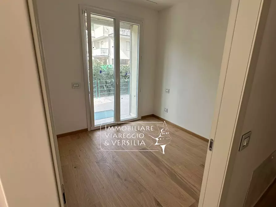 Immagine 45 di Appartamento in vendita  in via Digione a Viareggio