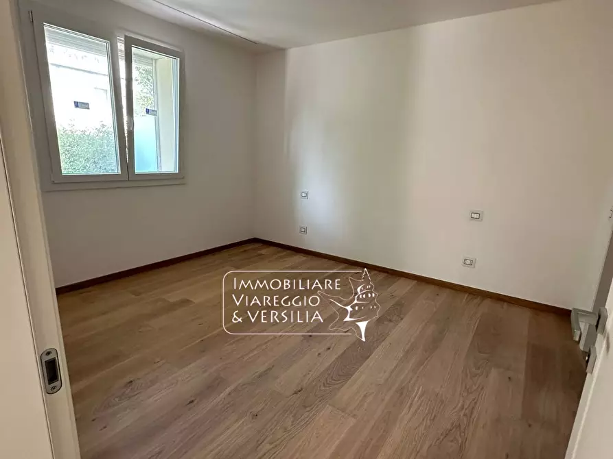 Immagine 50 di Appartamento in vendita  in via Digione a Viareggio