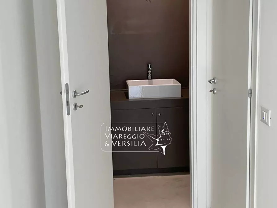 Immagine 4 di Ufficio in vendita  in via Farabola est 10 a Viareggio