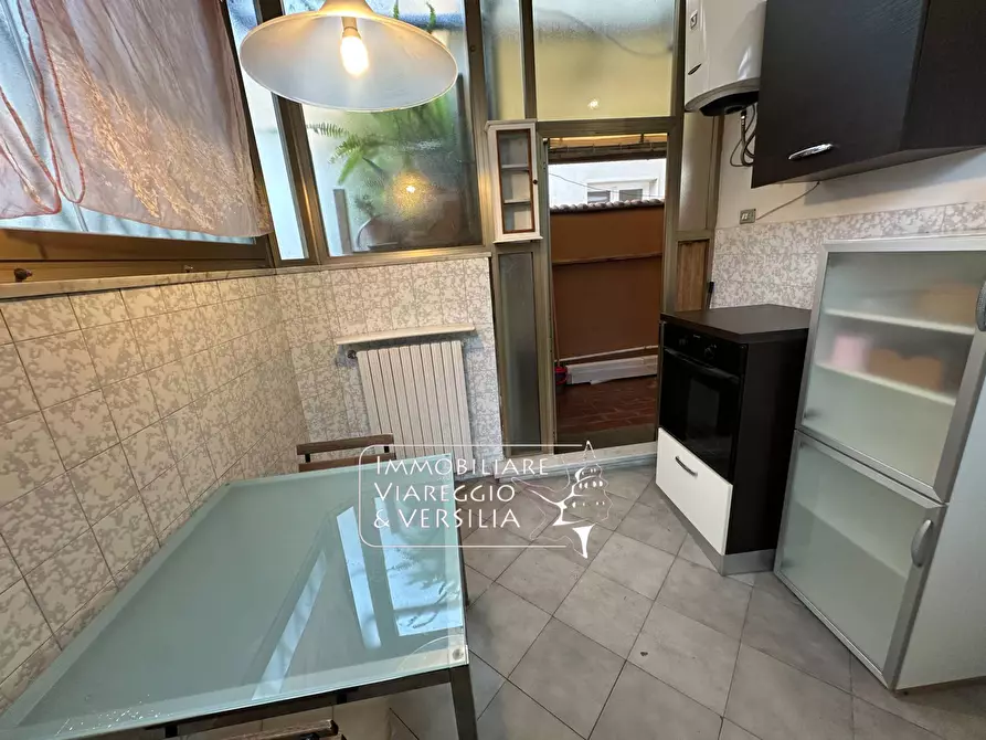 Immagine 6 di Appartamento in vendita  in via Leopardi 150 a Viareggio