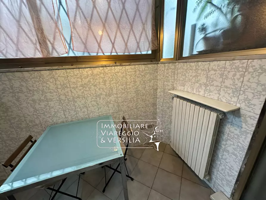 Immagine 9 di Appartamento in vendita  in via Leopardi 150 a Viareggio