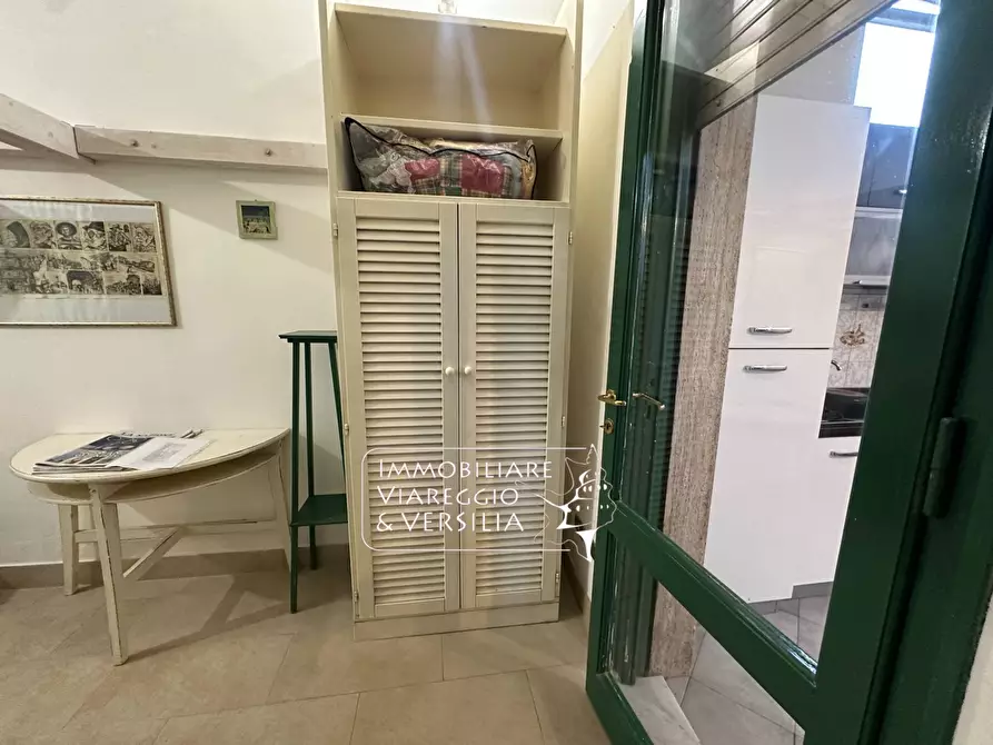 Immagine 11 di Appartamento in vendita  in via Leopardi 150 a Viareggio