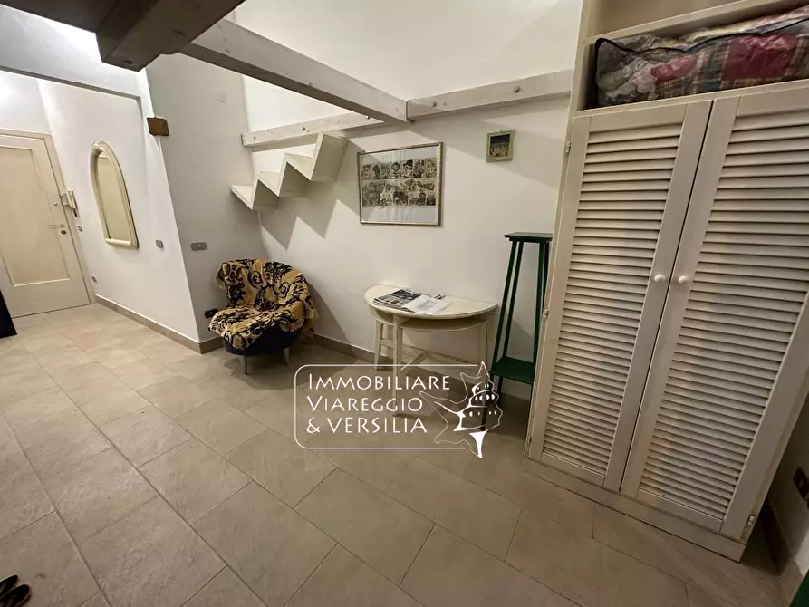 Immagine 12 di Appartamento in vendita  in via Leopardi 150 a Viareggio
