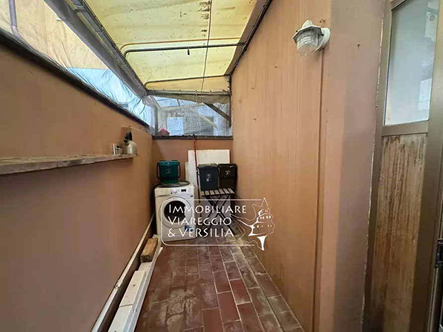 Immagine 14 di Appartamento in vendita  in via Leopardi 150 a Viareggio