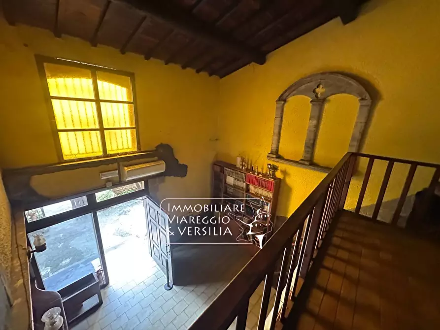 Immagine 7 di Negozio in affitto  a Viareggio