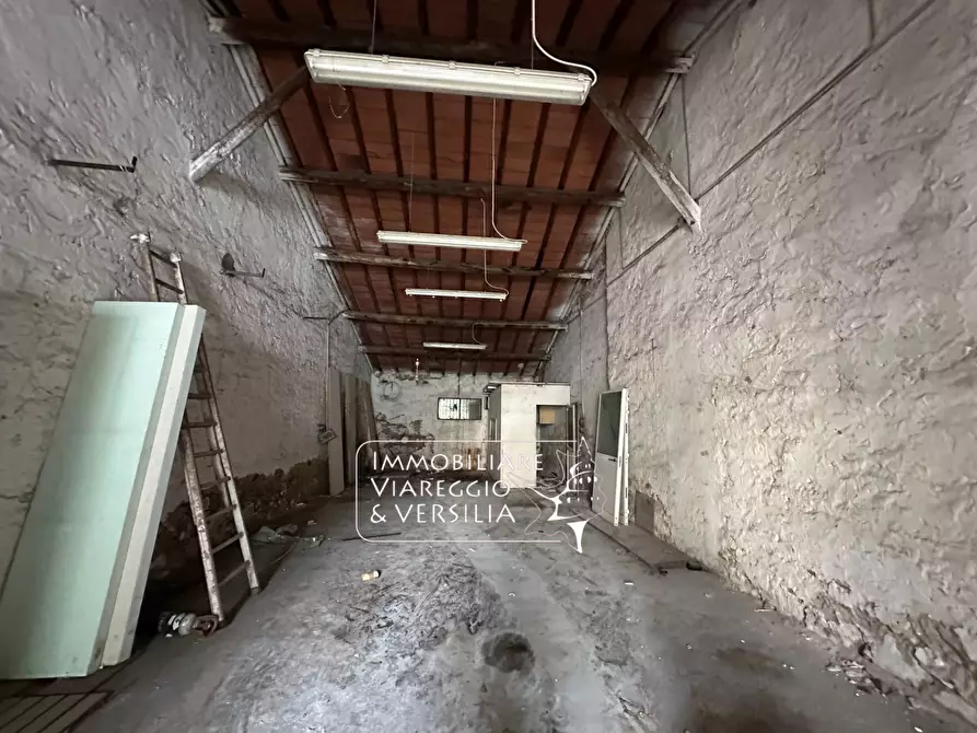 Immagine 3 di Magazzino in affitto  in via Aurelia sud a Viareggio
