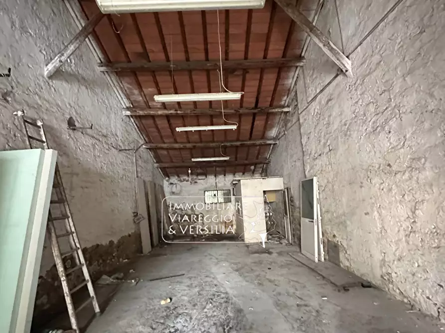 Immagine 4 di Magazzino in affitto  in via Aurelia sud a Viareggio