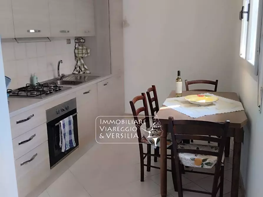Immagine 10 di Casa indipendente in affitto  in via Battisti 180 a Viareggio