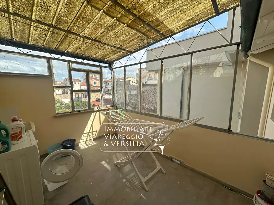 Immagine 1 di Casa indipendente in affitto  in via Battisti 180 a Viareggio