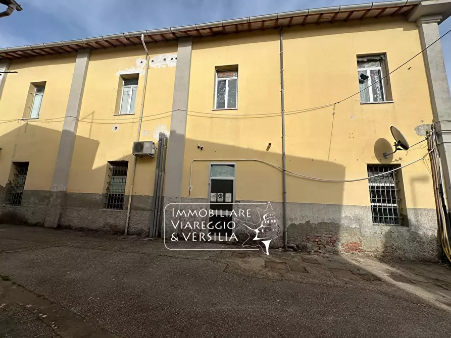 Immagine 1 di Magazzino in vendita  in via Dante 128 a Fucecchio