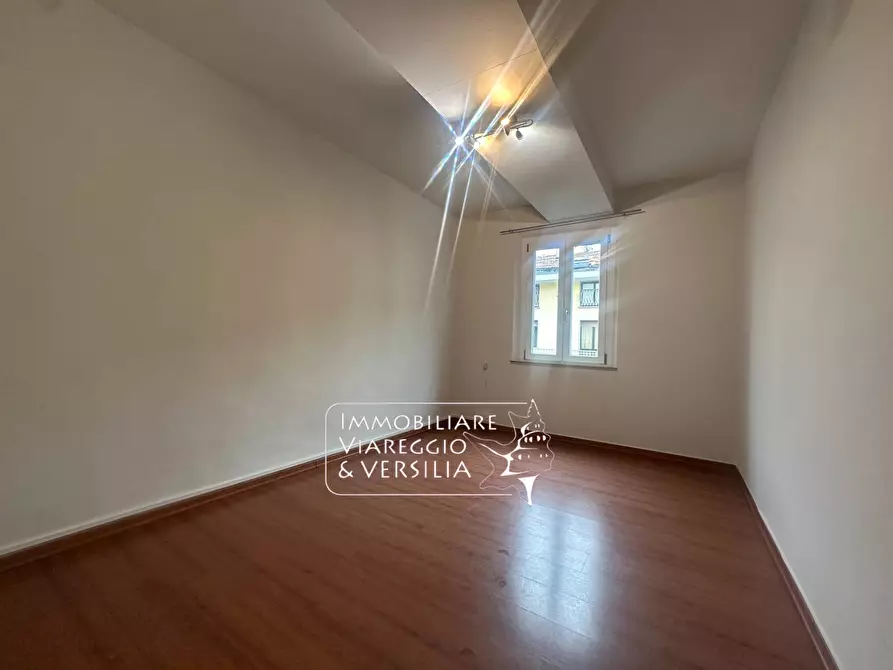 Immagine 5 di Appartamento in vendita  in Via Garibaldi 100 a Viareggio