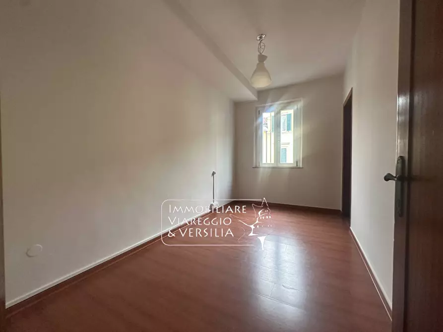 Immagine 9 di Appartamento in vendita  in Via Garibaldi 100 a Viareggio