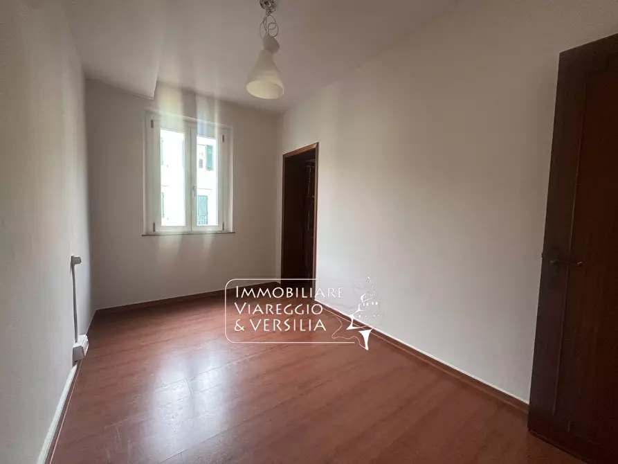 Immagine 7 di Appartamento in vendita  in Via Garibaldi 100 a Viareggio