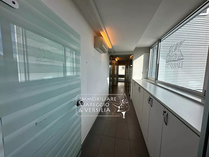 Immagine 3 di Locale commerciale in affitto  in via Fratelli Cervi 100 a Viareggio