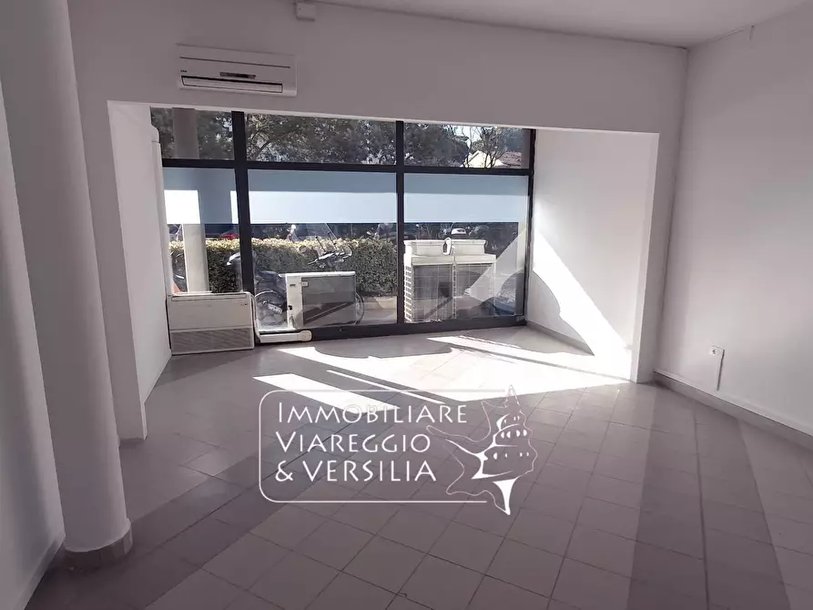 Immagine 2 di Ufficio in vendita  in via di Montramito 130 a Viareggio
