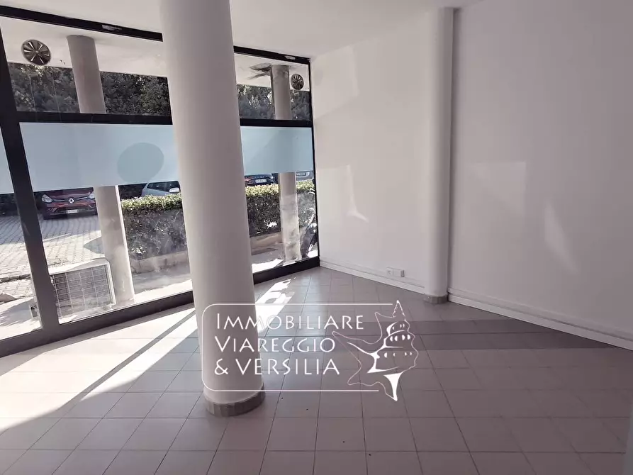 Immagine 3 di Ufficio in vendita  in via di Montramito 130 a Viareggio