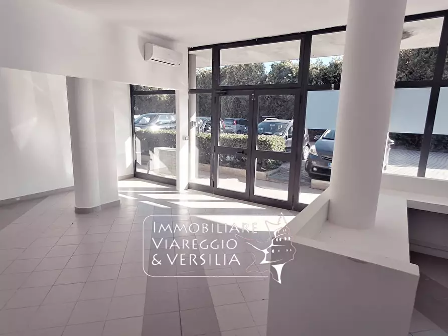 Immagine 5 di Ufficio in vendita  in via di Montramito 130 a Viareggio