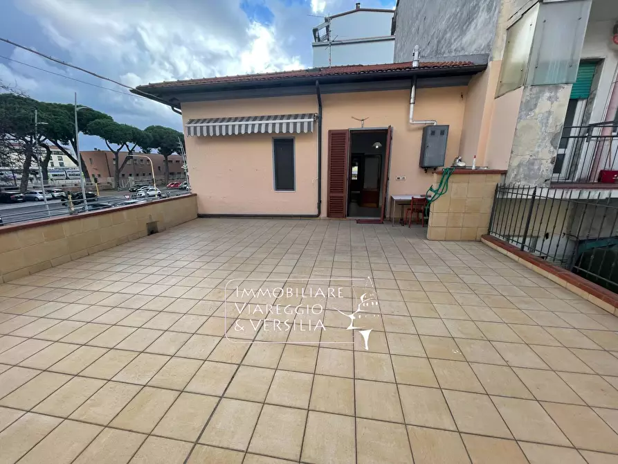 Immagine 1 di Appartamento in affitto  in Via Mazzini 280 a Viareggio