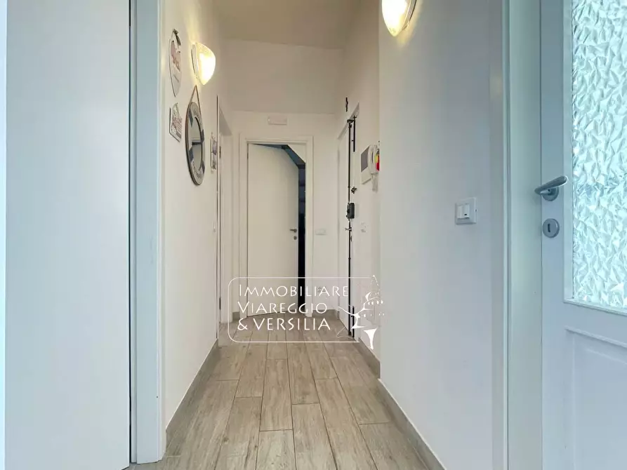 Immagine 6 di Appartamento in vendita  in via san Francesco 103 a Viareggio