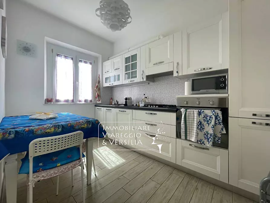 Immagine 5 di Appartamento in vendita  in via san Francesco 103 a Viareggio
